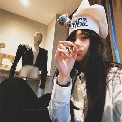 阳台上的坏女孩